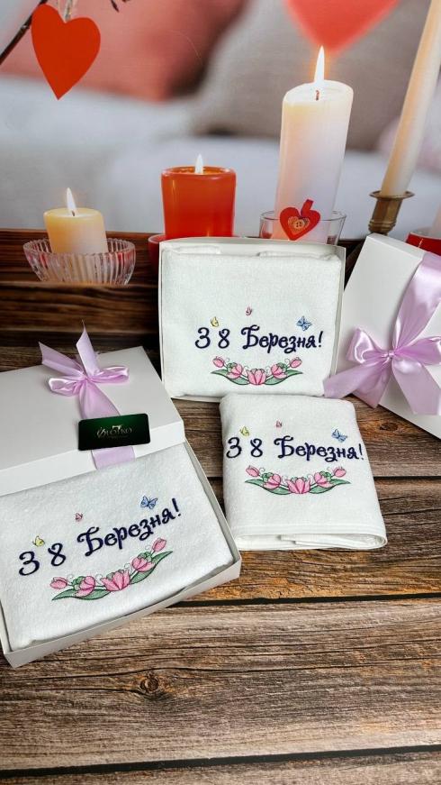Рушник на 8 Березня, розмір 50*90 см, щільність 400 г/м2